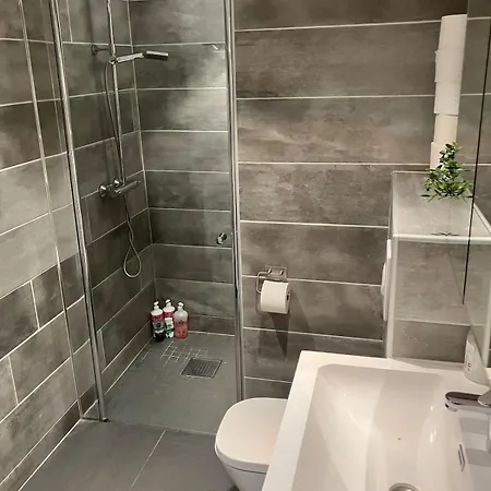 3br Penthouse In Center With Free Parking شقة