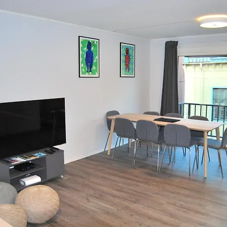 3br Penthouse In Center With Free Parking *