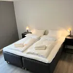 3br Penthouse In Center With Free Parking *